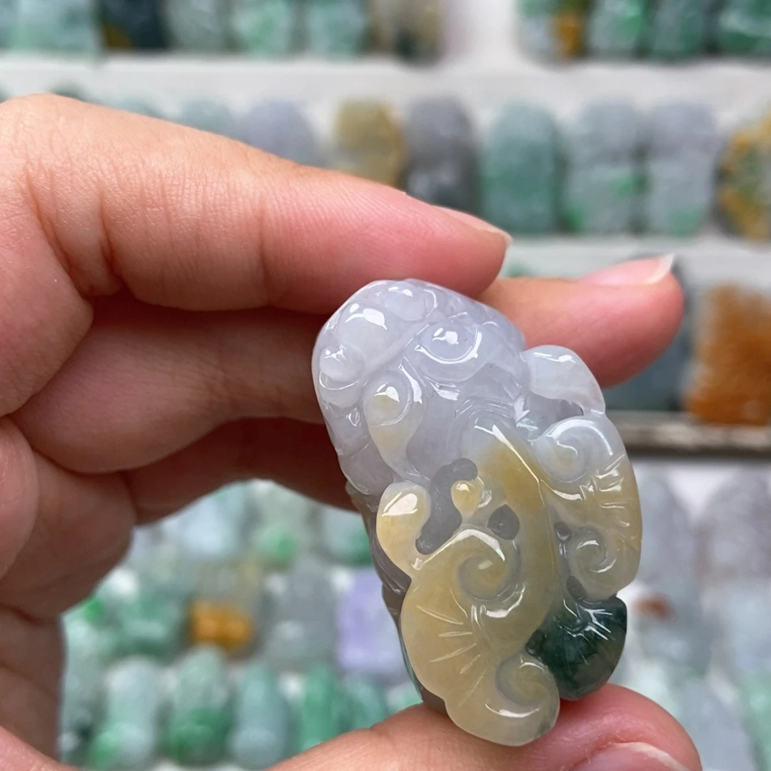 翡翠未镶嵌吊坠(赠链)