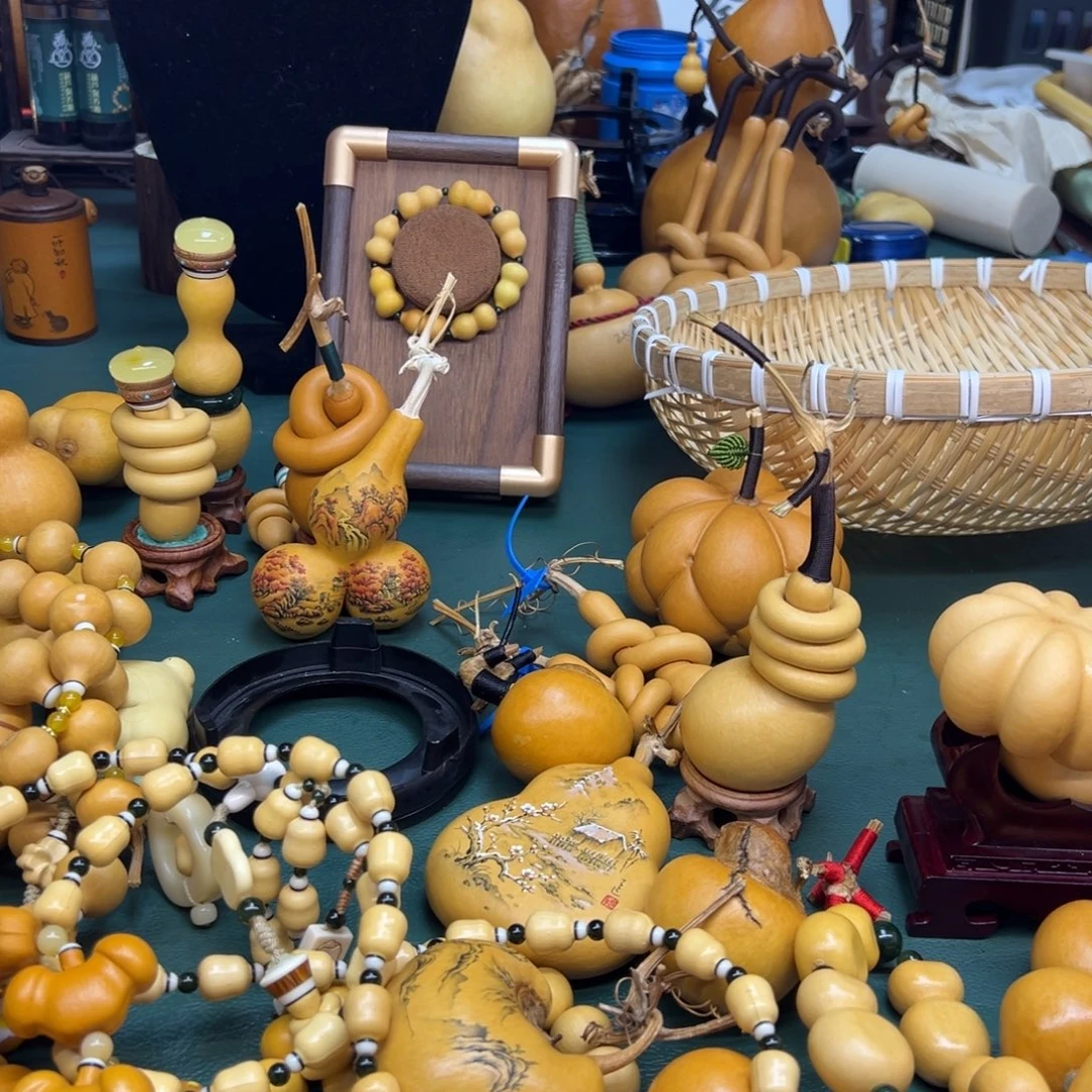 如***影大叶紫檀（黑酸枝木类）