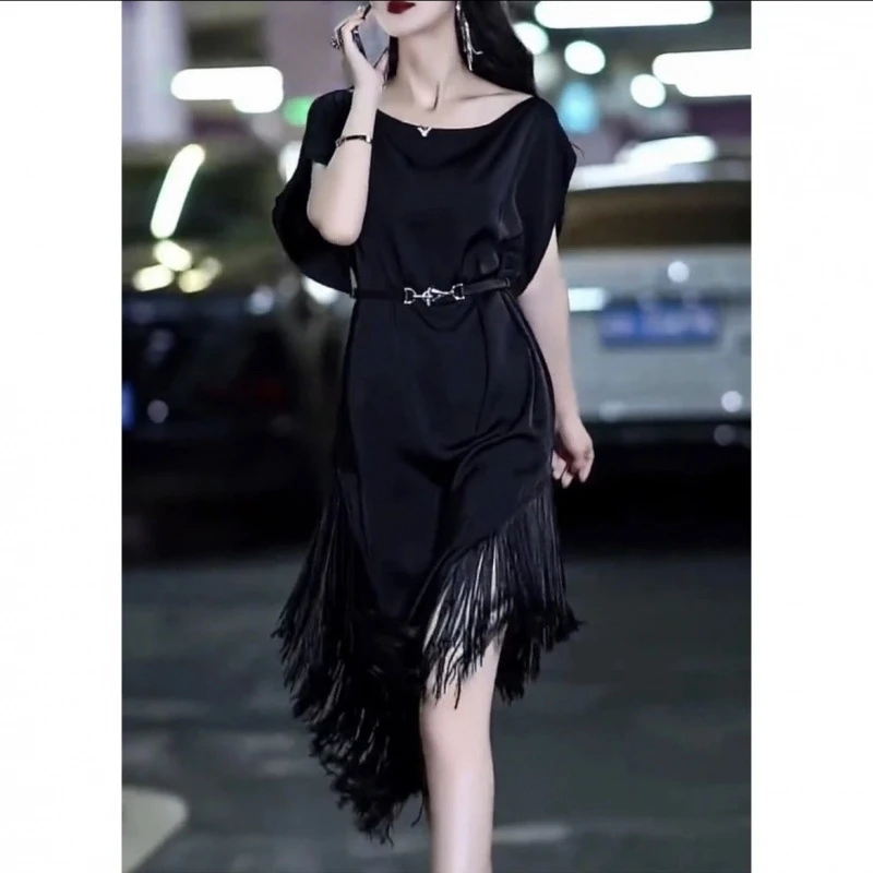 新款洋气黑色流苏修身连衣裙夏日时尚蝙蝠袖中长款收腰潮人街头风