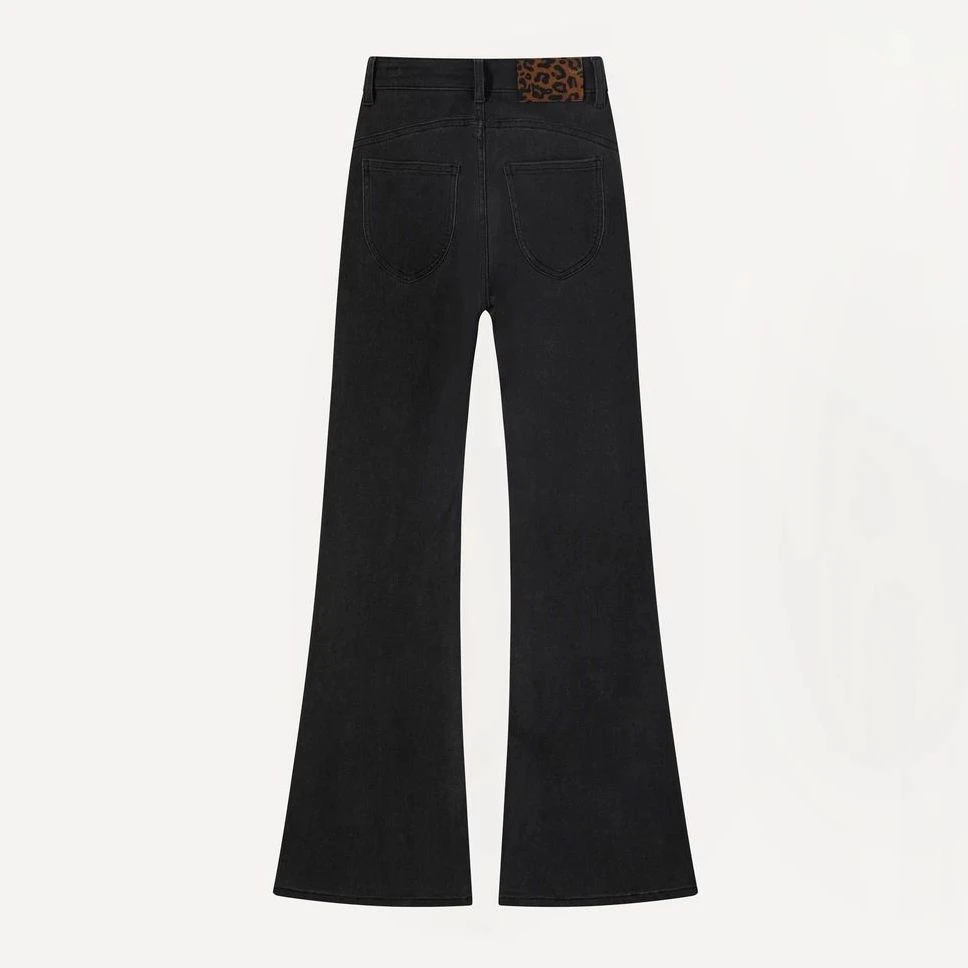 2025夏季薄款莱赛尔天丝轻奢灰豹纹皮牌独特设计显瘦微喇牛仔裤