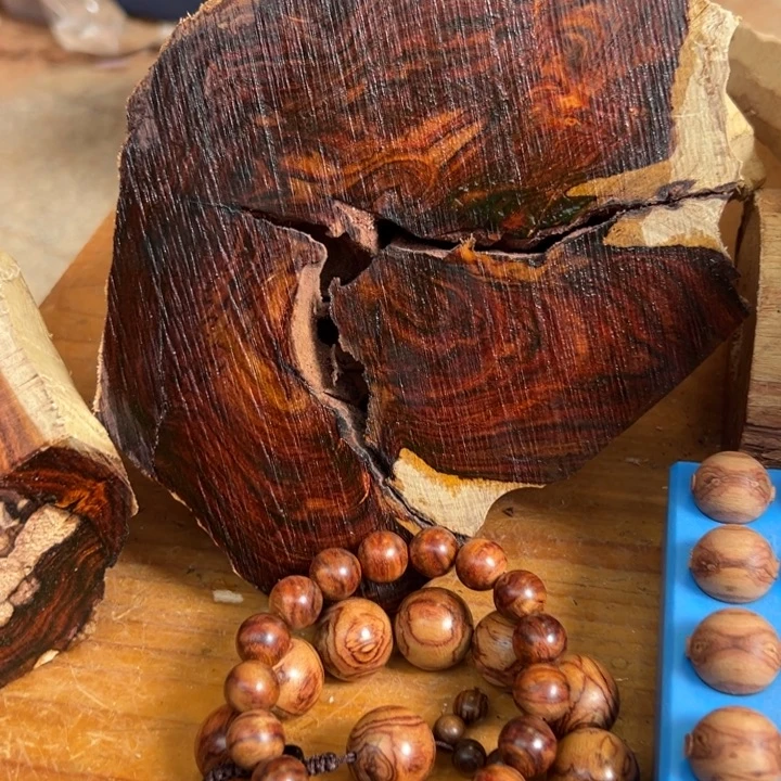 张***三黄花梨/降香黄檀把件