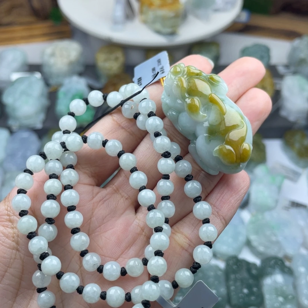 翡翠未镶嵌颈饰大***！貔貅