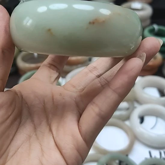 彤***宝合金手镯石英质玉