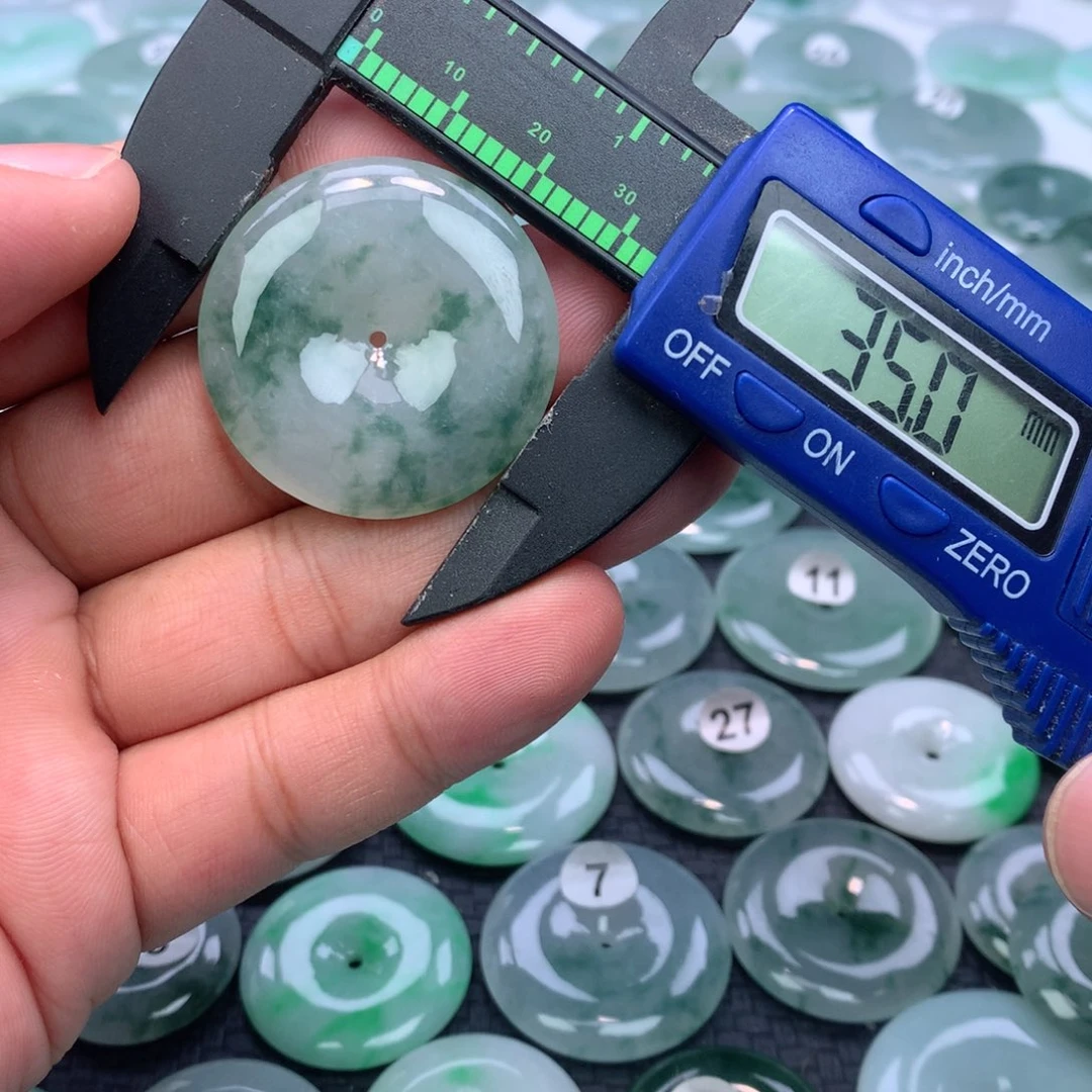 翡翠颈饰未镶嵌缅甸天然A货翡翠