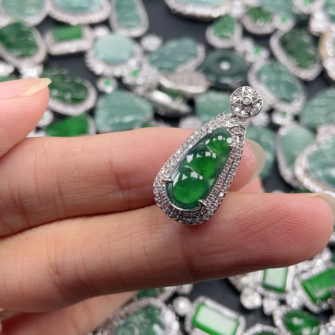 翡翠未镶嵌吊坠(不含链)