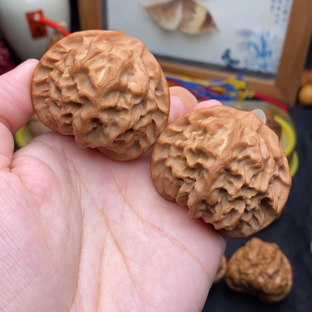 文玩核桃把件45.5龙鳞纹