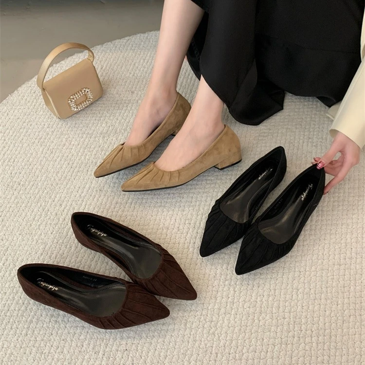 法式气质小众尖头单鞋女鞋子2025新款春季黑色通勤晚晚鞋W
