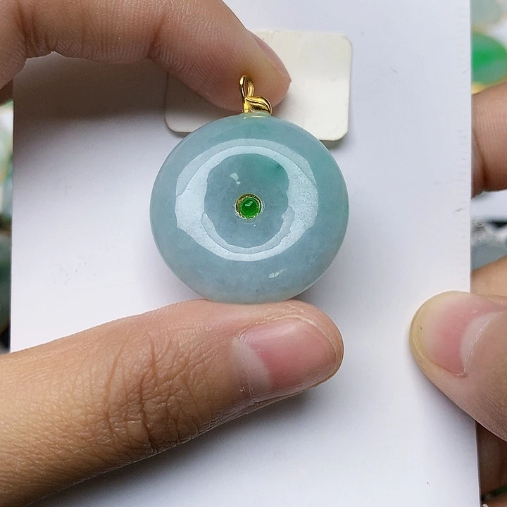 颈饰18K金镶嵌翡翠天然翡翠