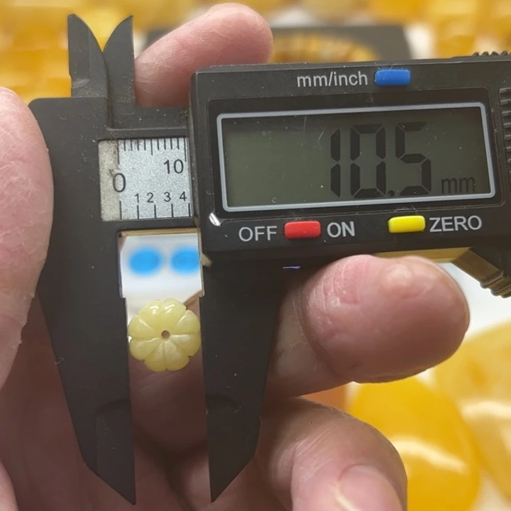 琥珀（矿物珀）未镶嵌裸石