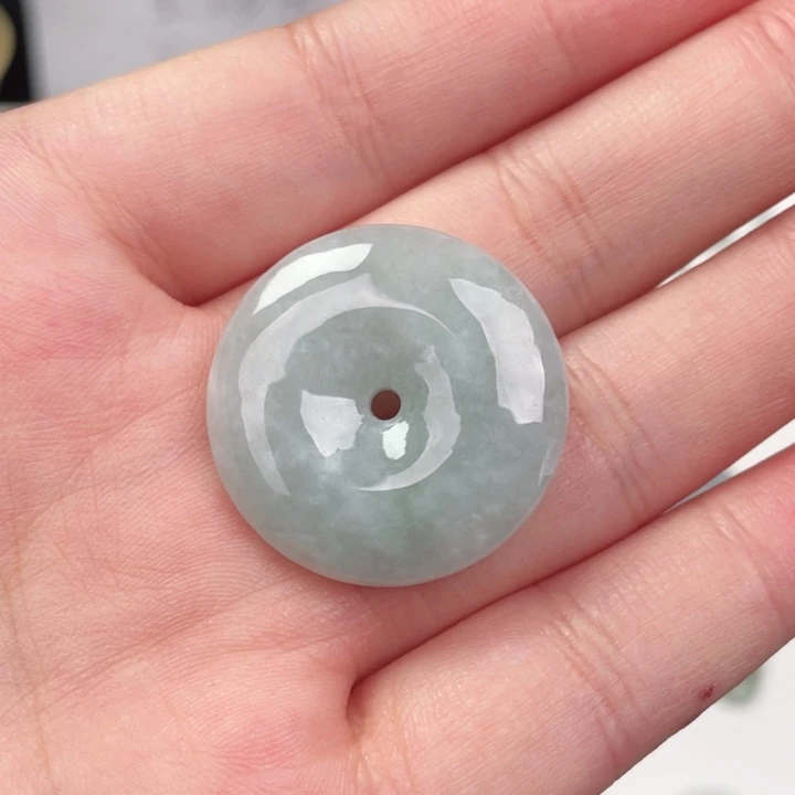 翡翠未镶嵌颈饰平安扣