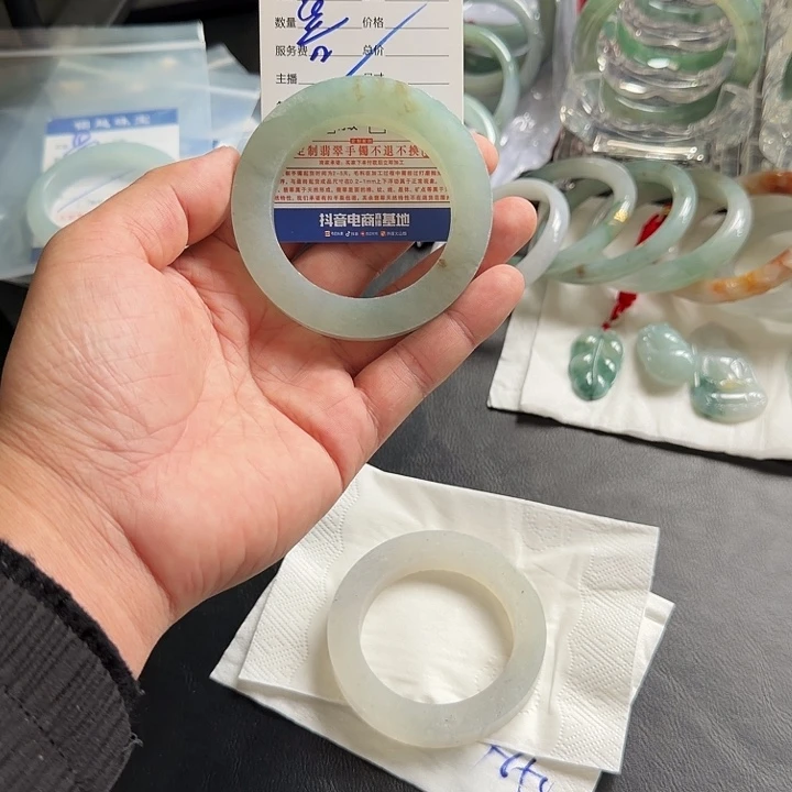 就***子定制翡翠未镶嵌翡翠手镯