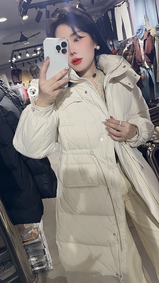 王琳家中长款羽绒服休闲加厚