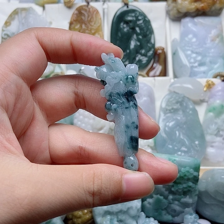 翡翠未镶嵌颈饰翡翠