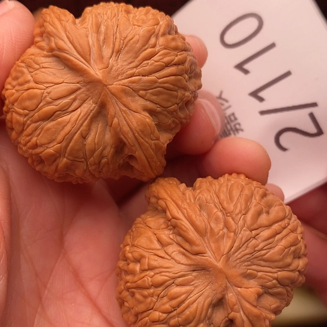 把件文玩核桃42绣球