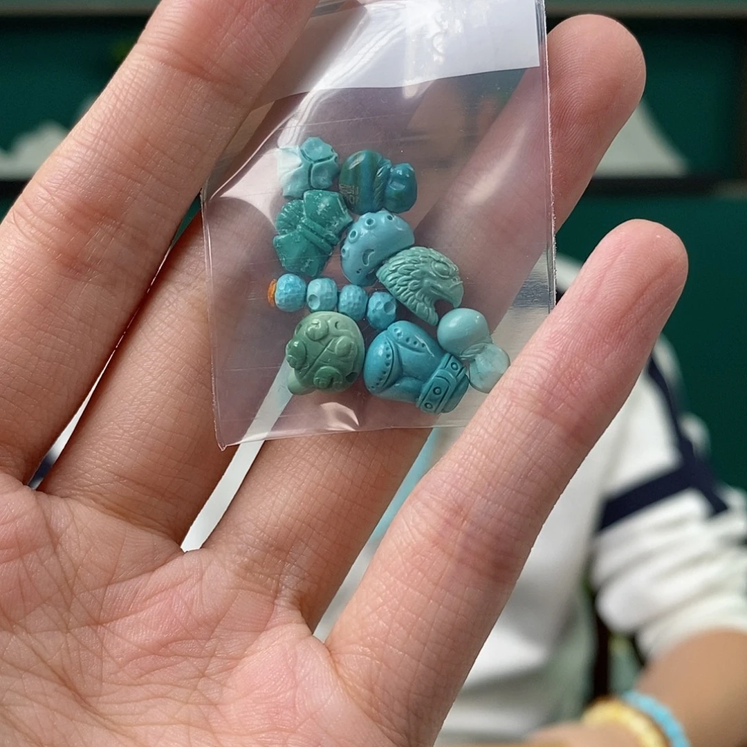 绿松石未镶嵌珠宝奇石