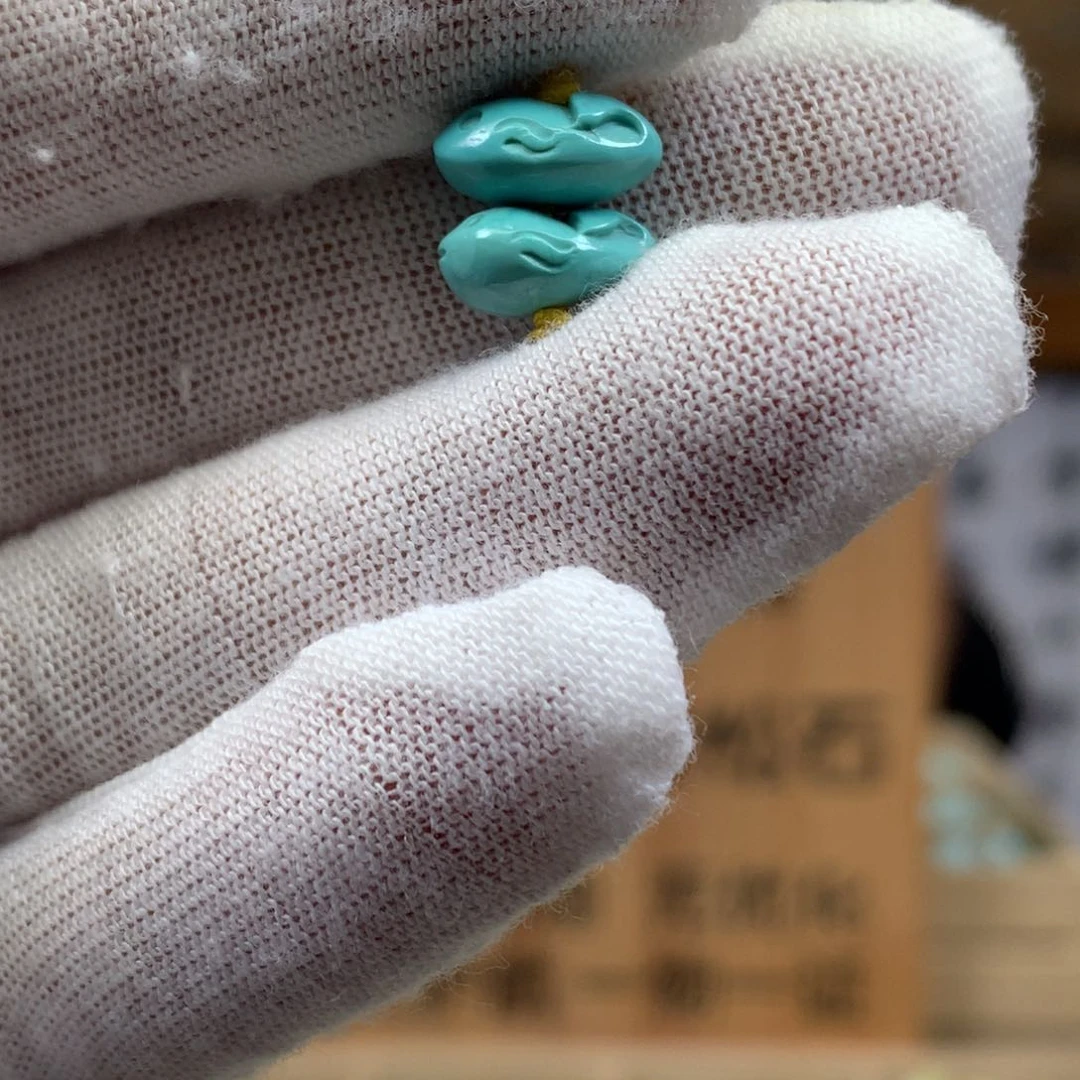 绿松石未镶嵌挂件