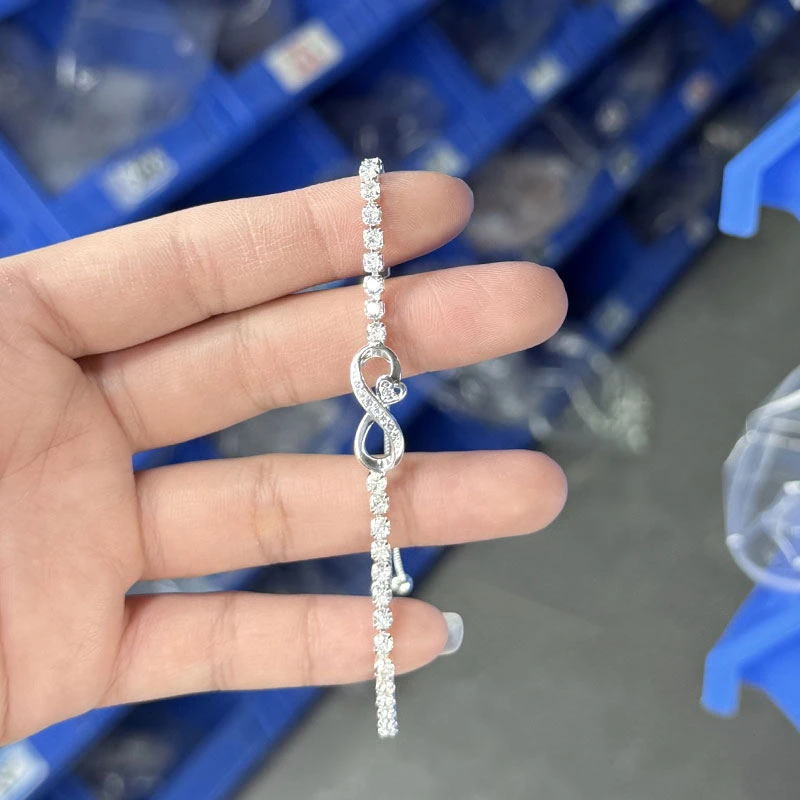 新款爱心手链女百搭轻奢耳饰精致设计感精美时尚百搭个性