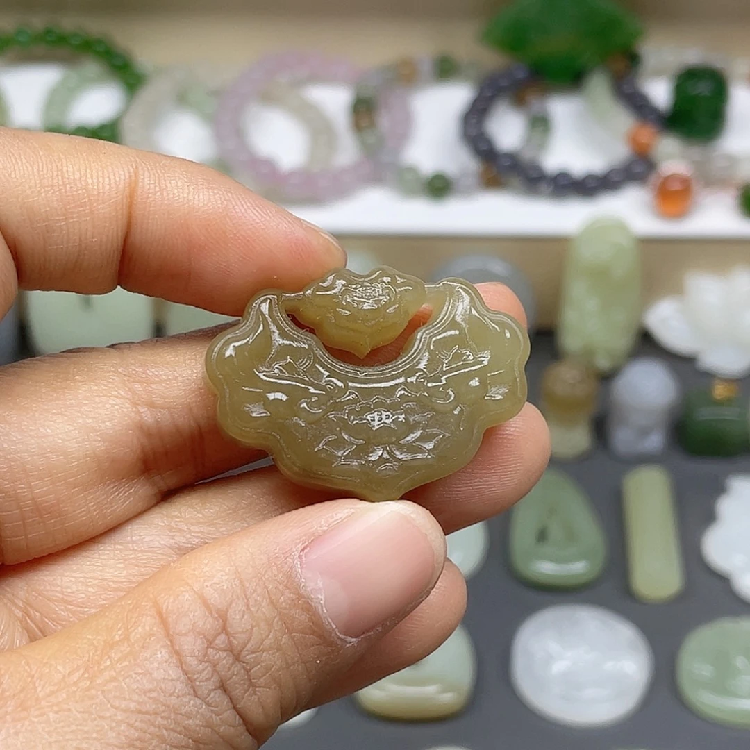 和田玉（糖玉）未镶嵌颈饰