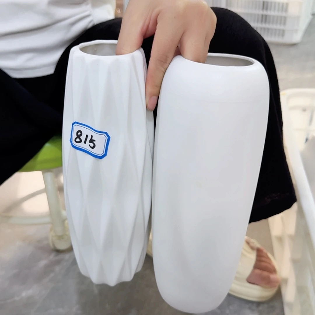 815号一对陶瓷高24厘米瑕疵