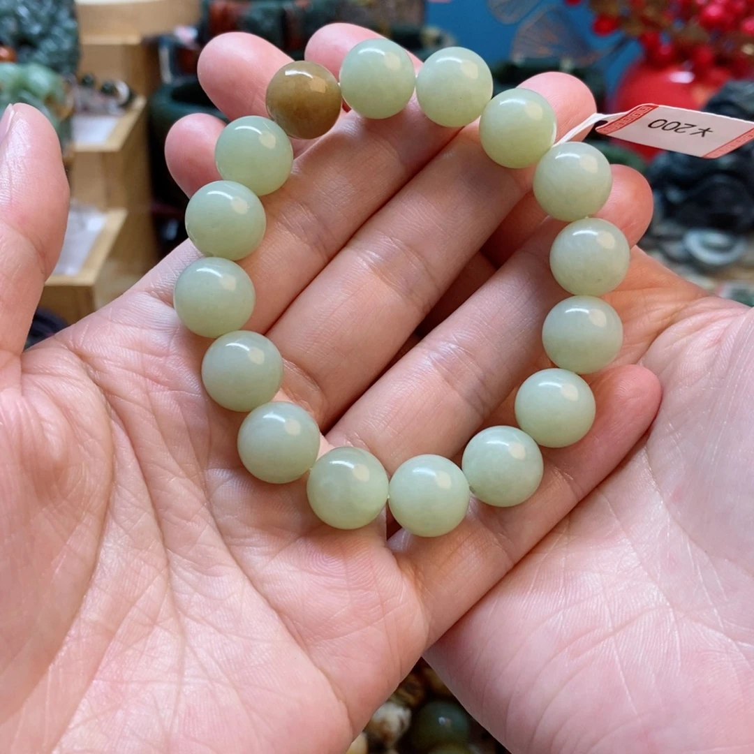 透闪石质玉手串未镶嵌