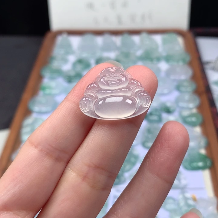 颈饰未镶嵌翡翠冰种佛公