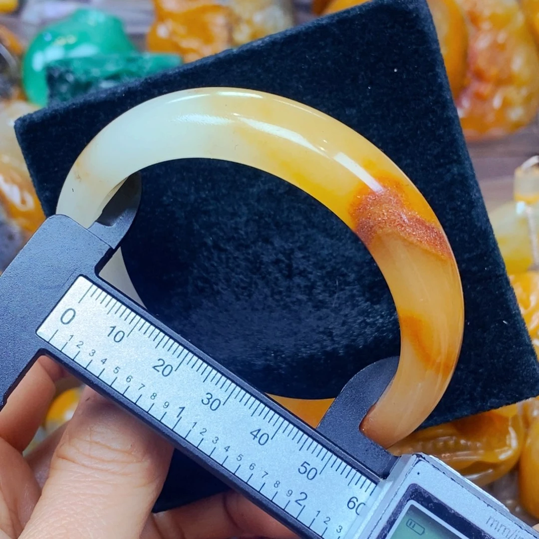 未镶嵌石英质玉（黄龙玉）吊坠(不含链)