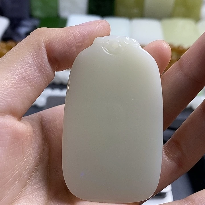 和田玉（糖玉）未镶嵌颈饰