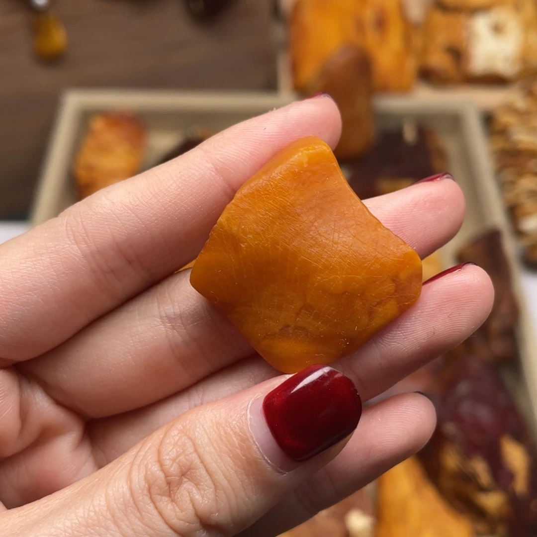 琥珀未镶嵌珠宝奇石