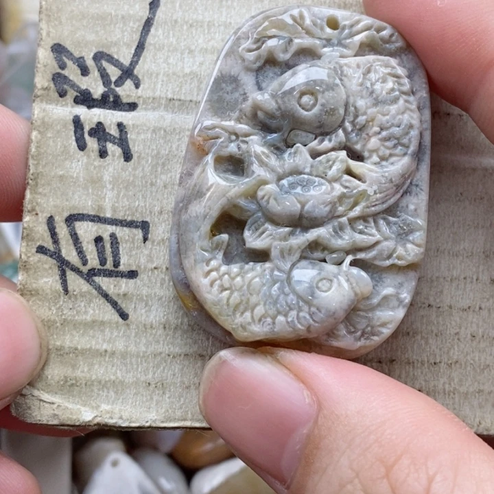 硅化珊瑚(珊瑚玉)未镶嵌颈饰一**芙小
