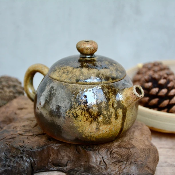 云南原矿泥纯手工拉胚龙窑柴烧裸烧复古侘寂风梨形陶瓷茶壶柴烧壶