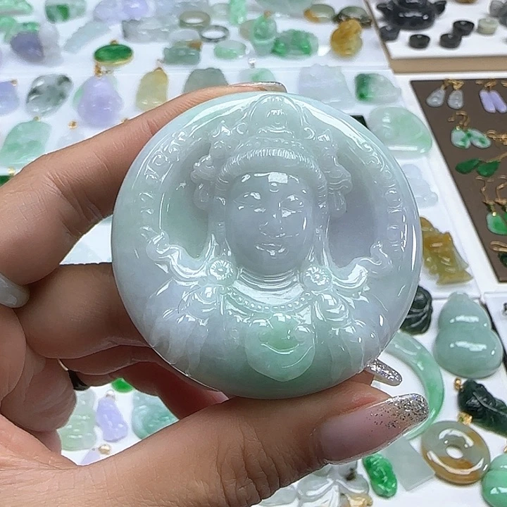 翡翠颈饰未镶嵌春彩观音头