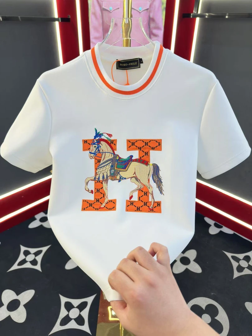 【NMN】2025夏季新款圓領男士輕奢半袖修身刺繡T恤款9082款