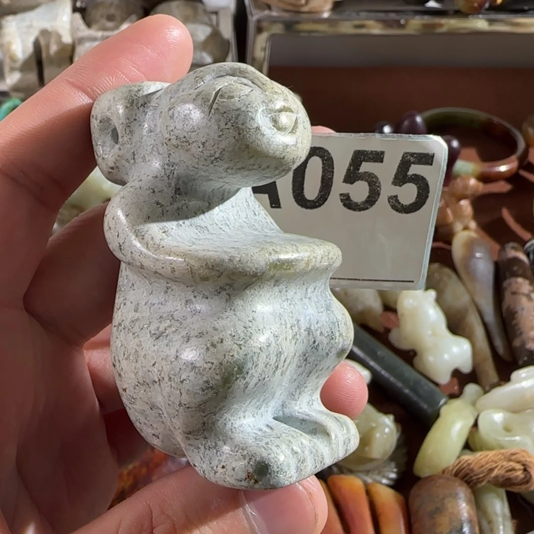 未镶嵌蛇纹石玉颈饰