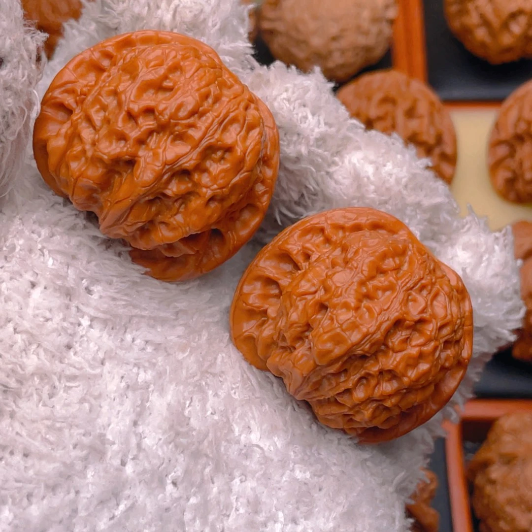 文玩核桃把件40血麒麟