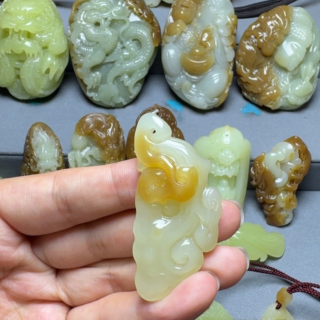 颈饰未镶嵌和田玉