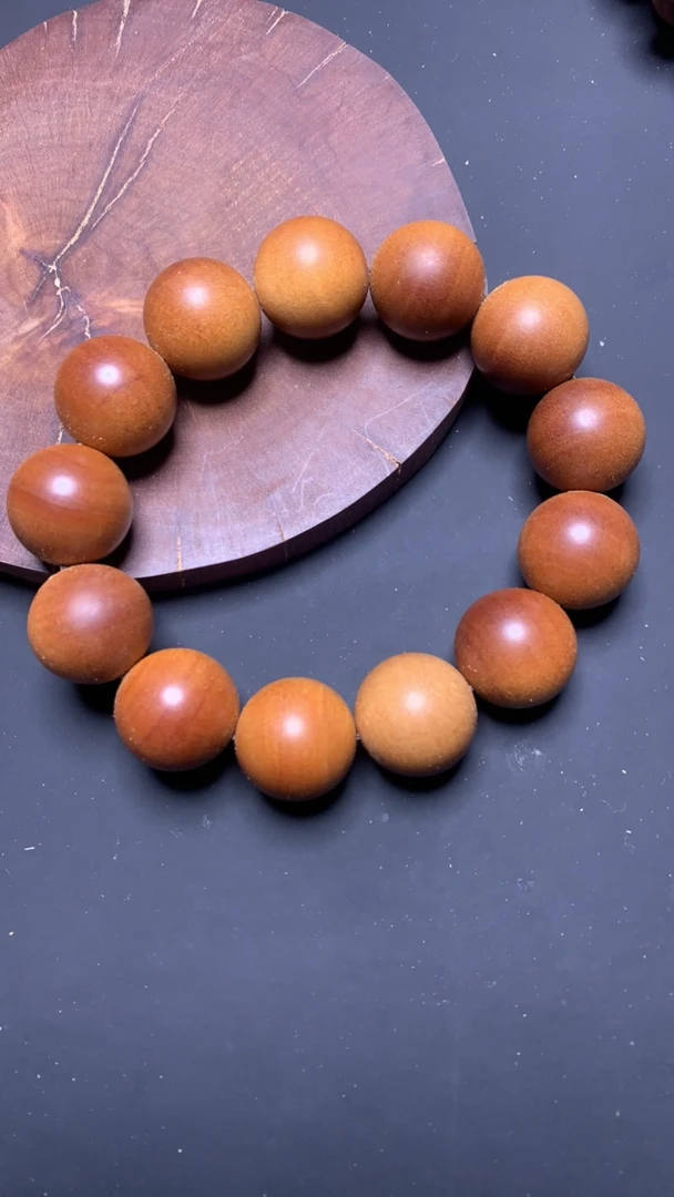 老山檀香1.8×13颗树头毕业沉水级