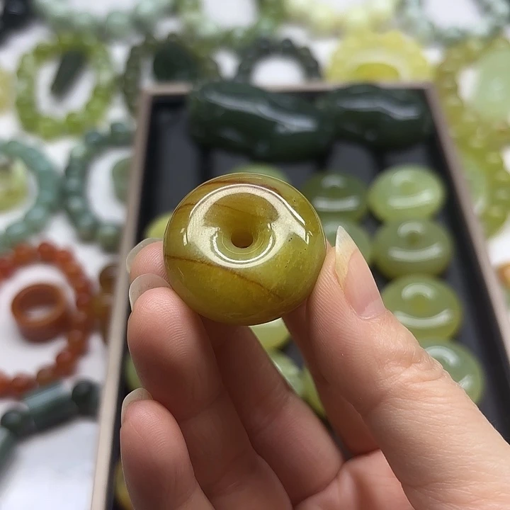 蛇纹石玉吊坠未镶嵌勿*我