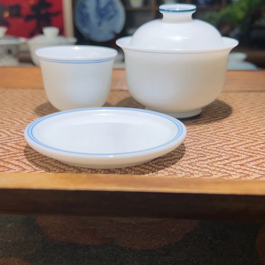 【闪购商品】手绘盖碗。