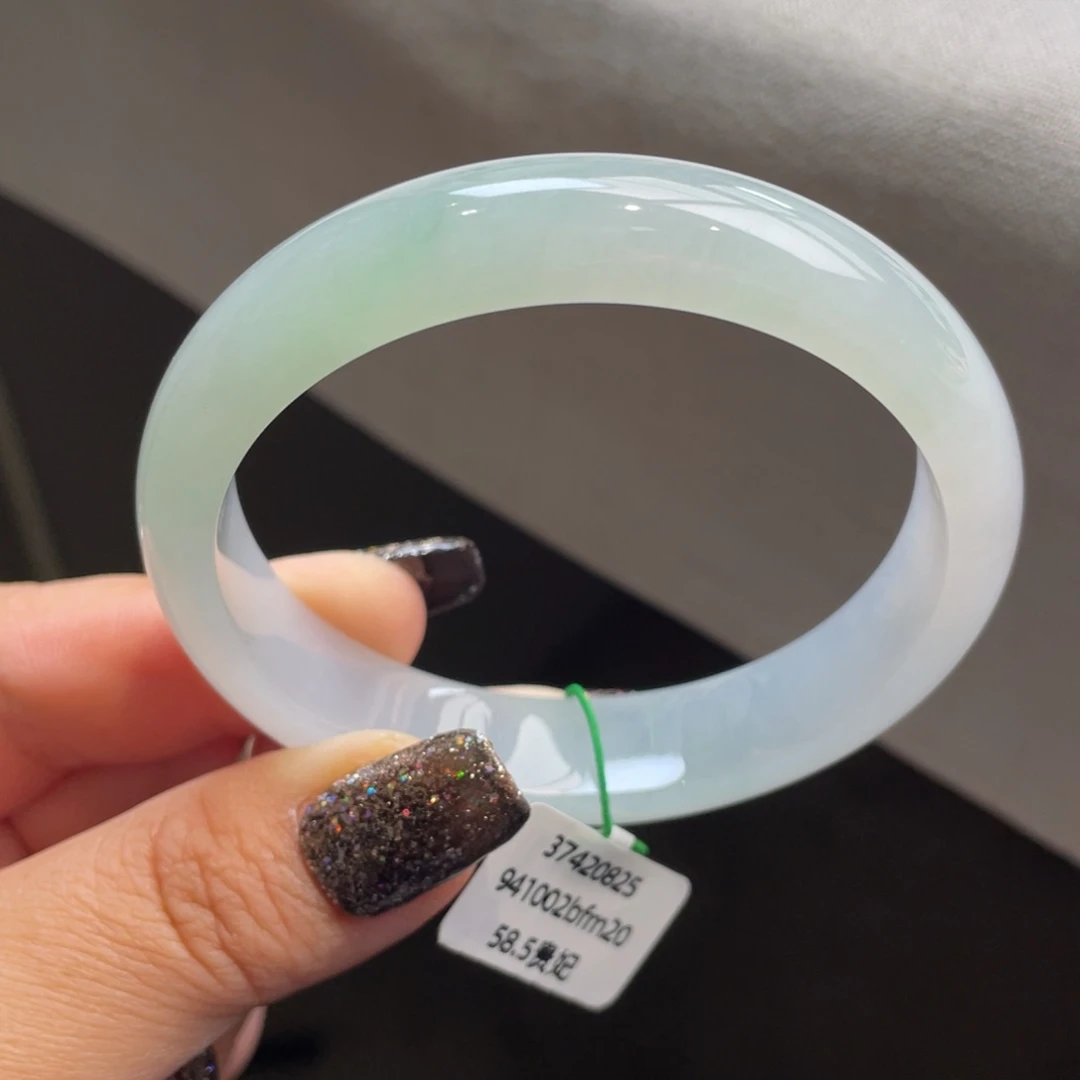 翡翠未镶嵌手镯【小万强推】冰胶晴绿贵妃手镯