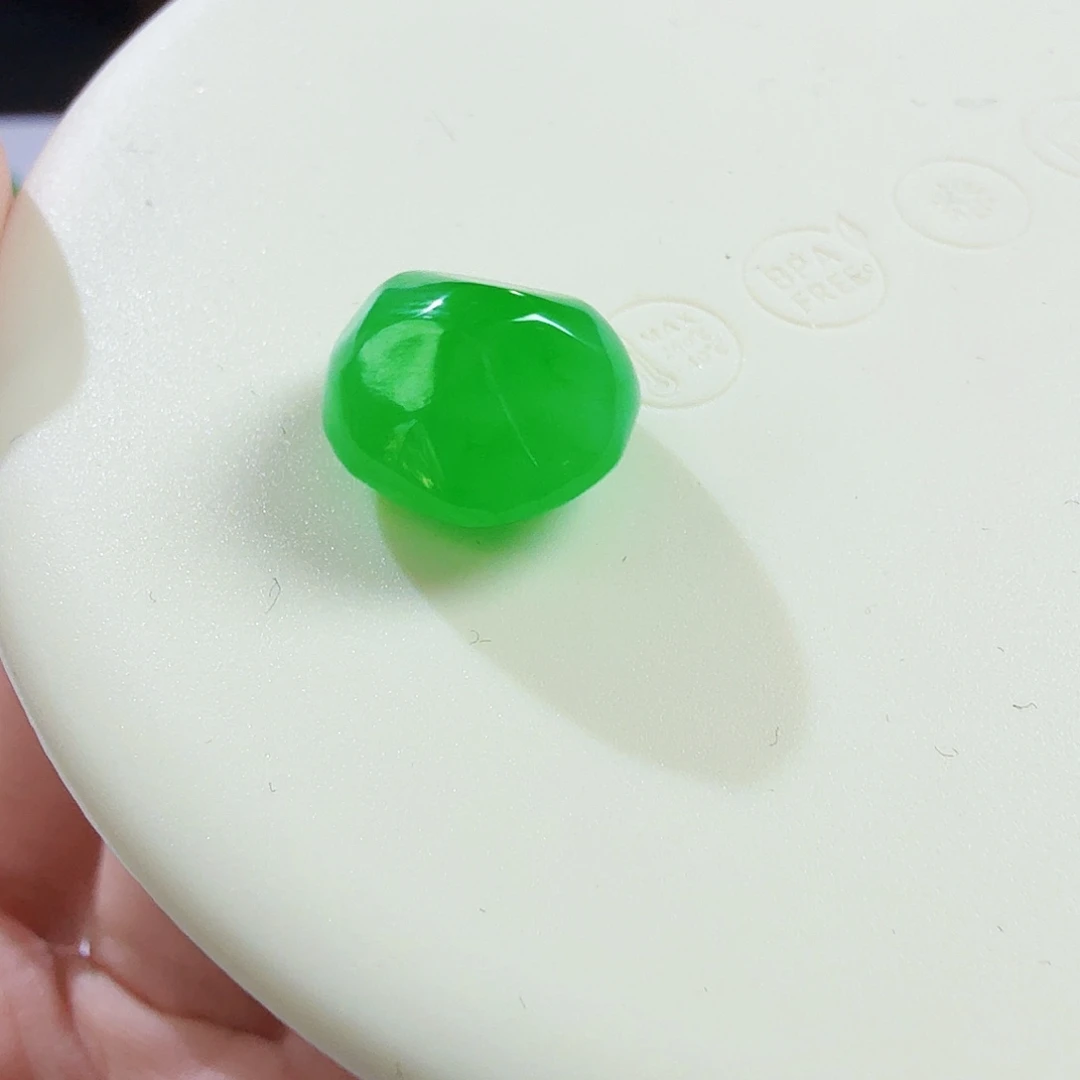 翡翠未镶嵌颈饰裸石