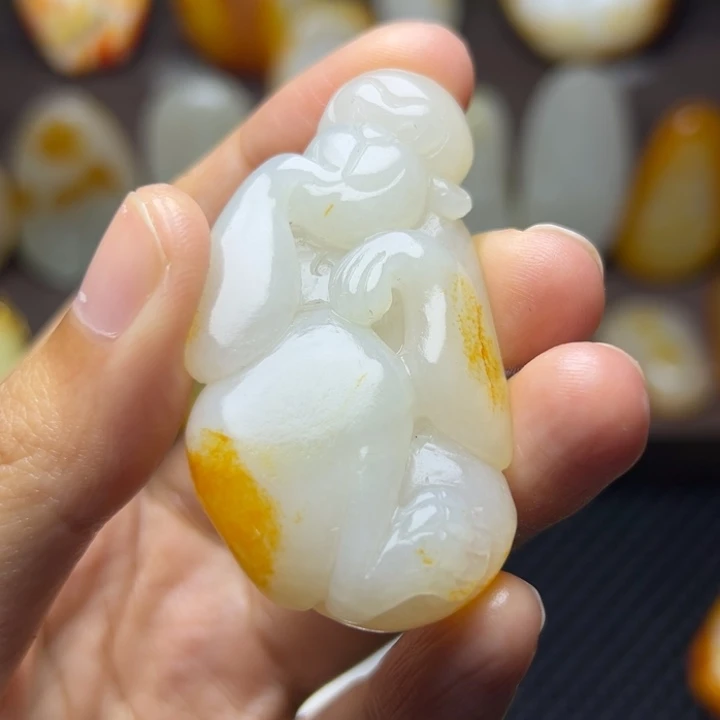 和田玉未镶嵌颈饰