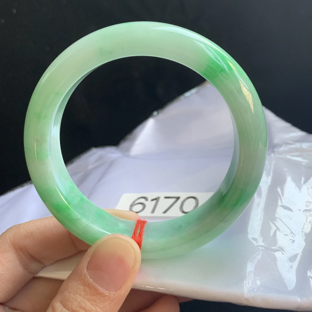 56圈口飘阳绿轮胎宽边缅甸翡翠手镯660170小细纹宽版厚庄天然玉镯