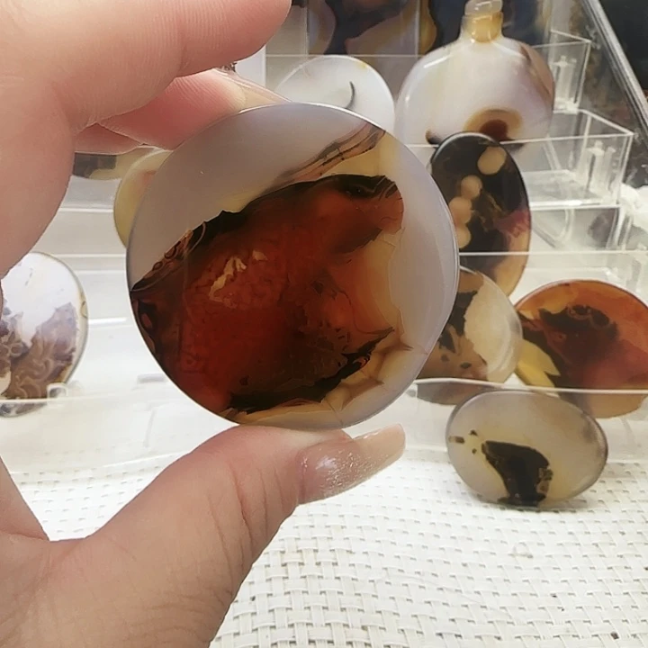 玛瑙/玉髓未镶嵌珠宝奇石