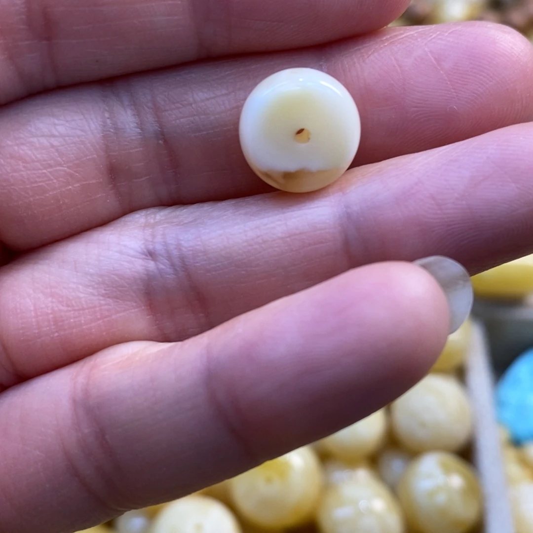 奶***妈琥珀未镶嵌裸石蜜蜡配珠