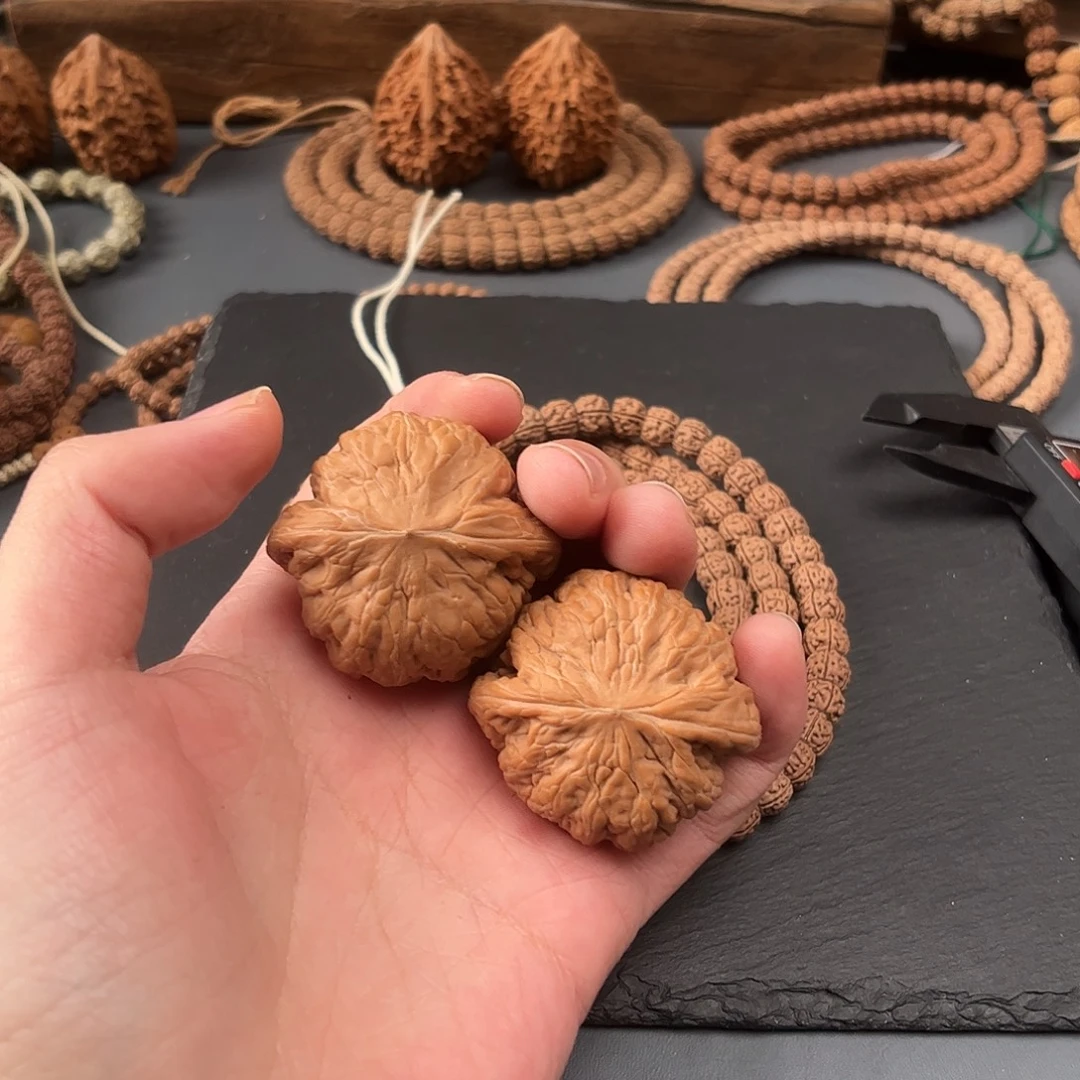 哪***句吊坠金刚菩提铁锤核桃