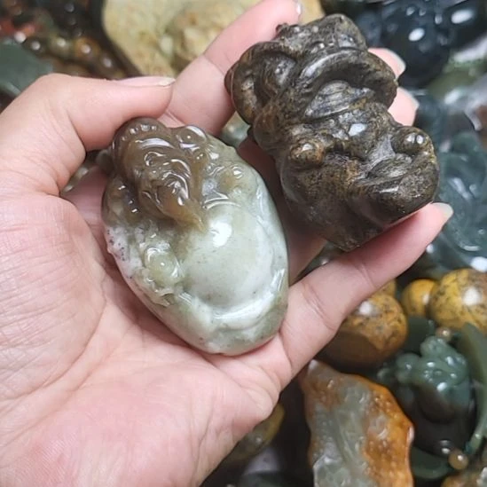 岫岩河磨玉（透闪石质玉）未镶嵌挂件