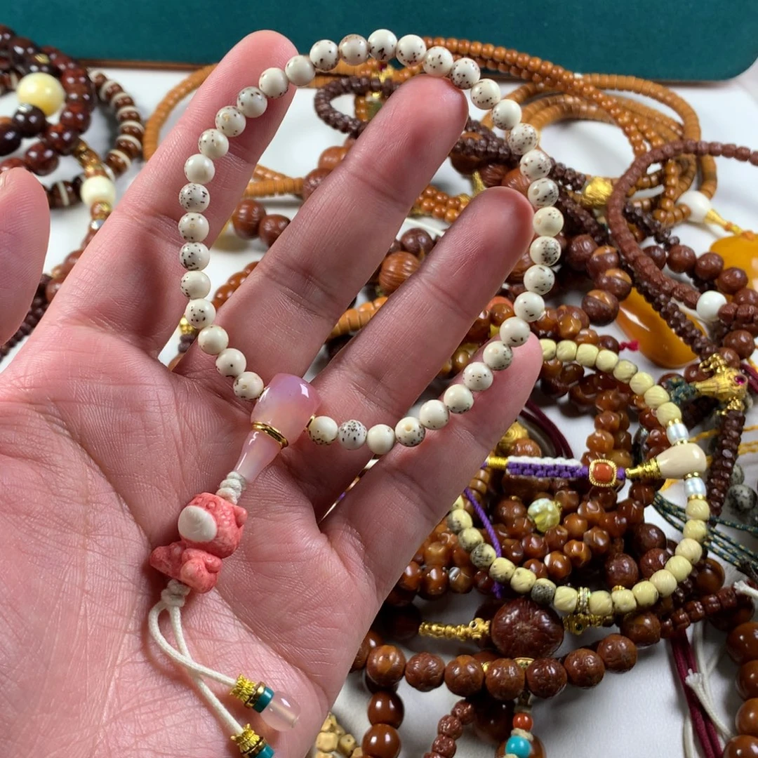 星月菩提吊坠。。。。。。。。。。。