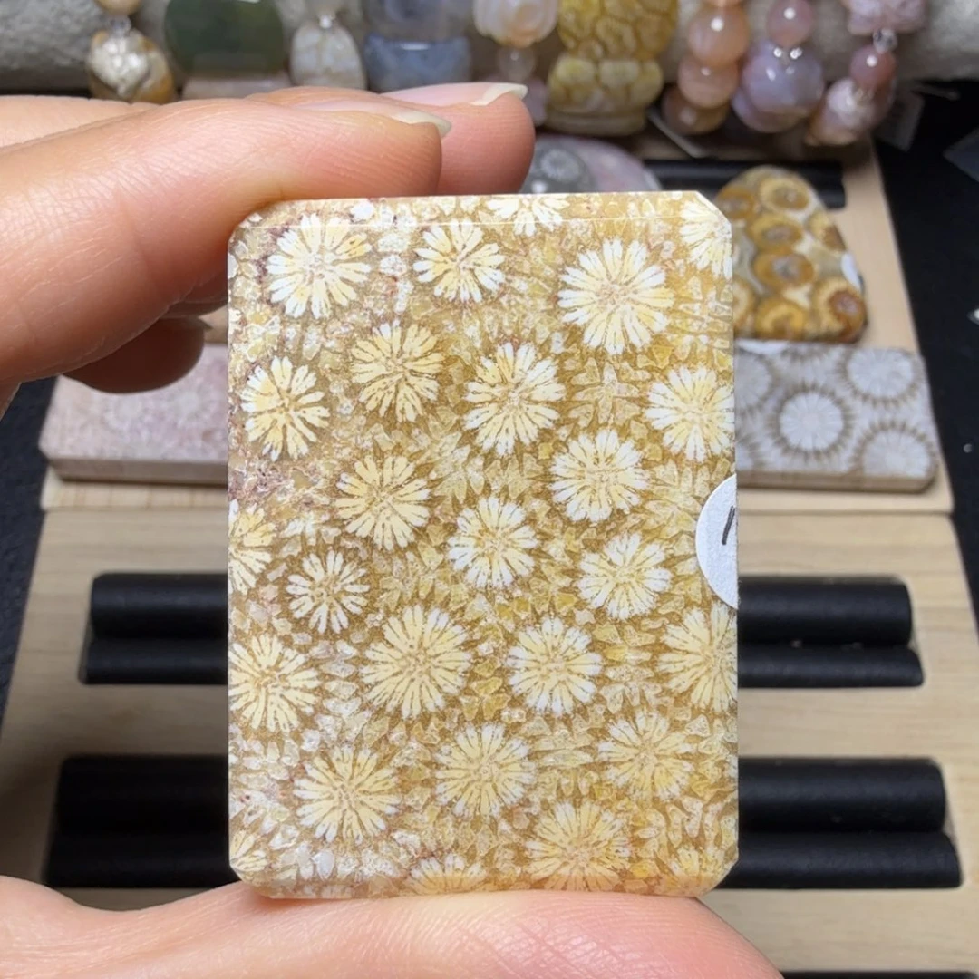 硅化玉未镶嵌清晰黄花满花