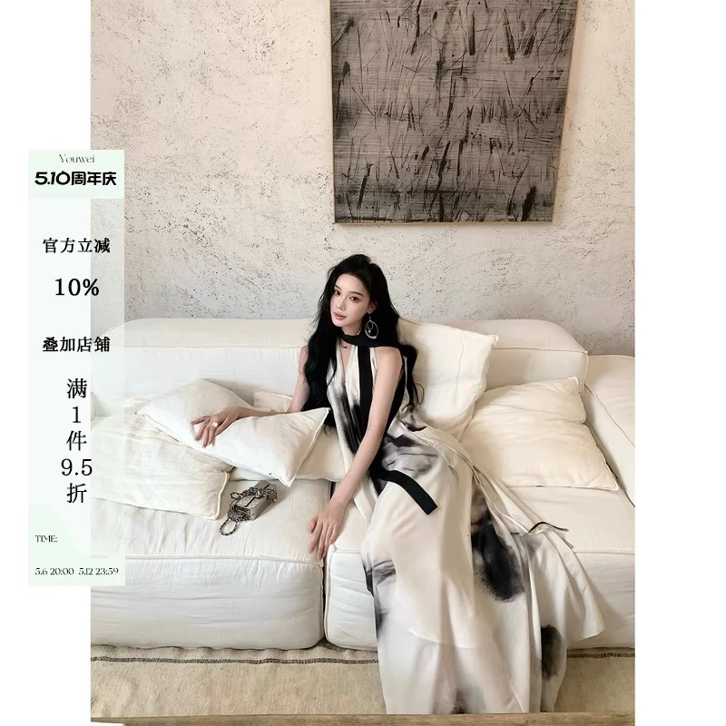 有洧 海边度假巨好看的连衣裙女夏季大方挂脖吊带裙子背心裙