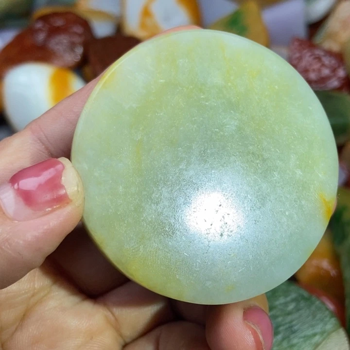翡翠未镶嵌颈饰津*